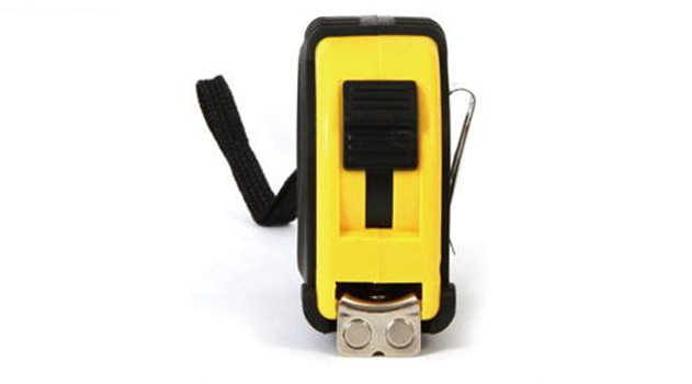 8207得力全包膠鋼卷尺